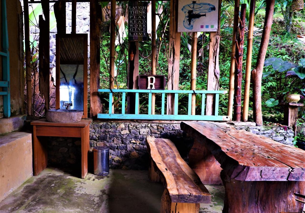 Swar Bali Lodge Munduk Exteriör bild
